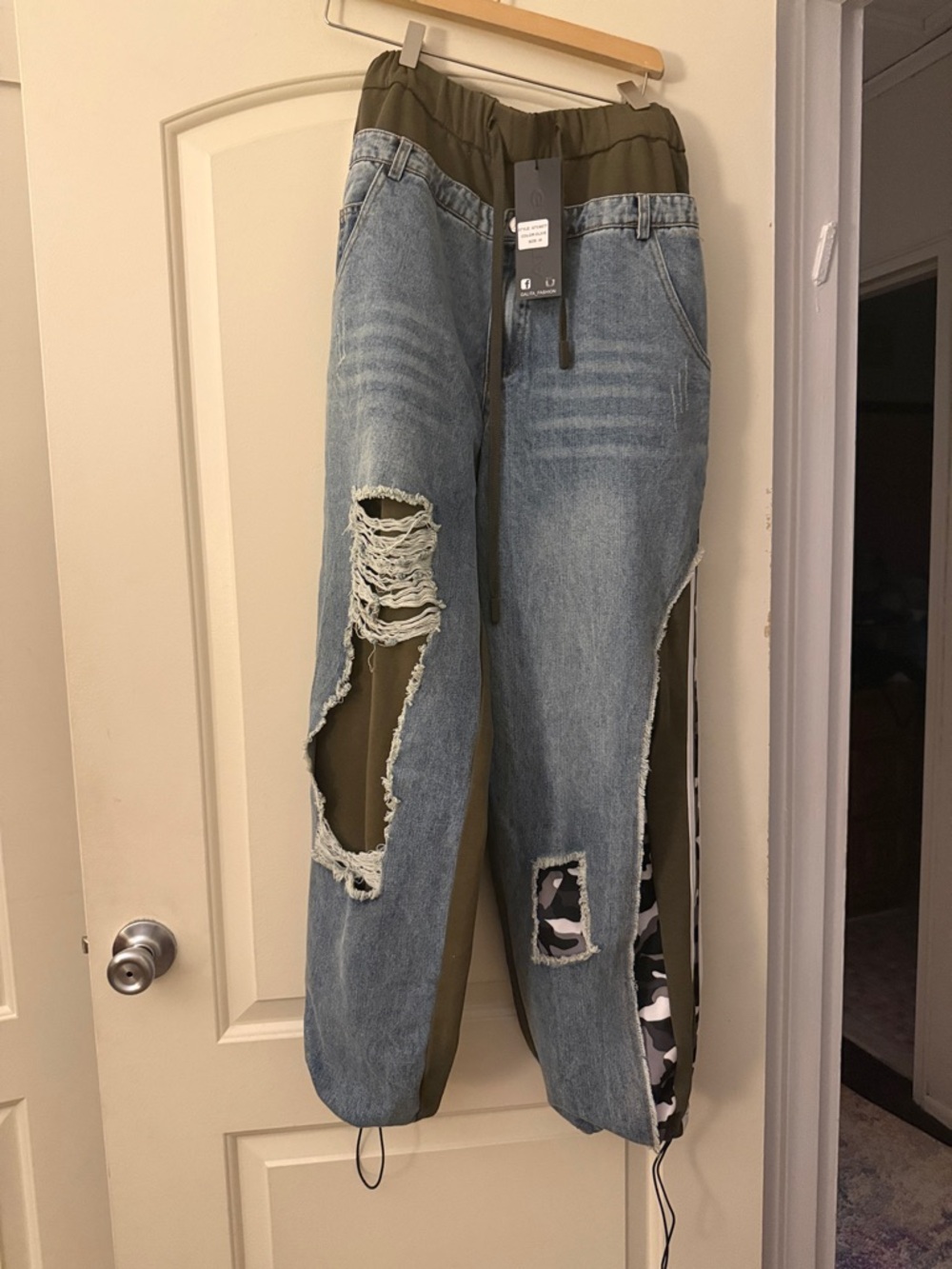 Relaxed sweat pants with denim Knit Waist & Distressed Detail pattern